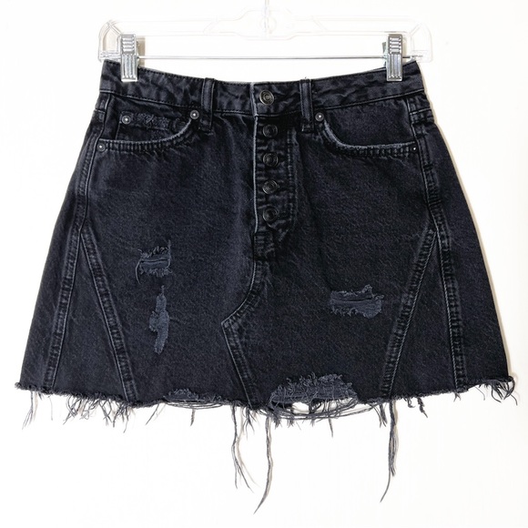 Free People Distressed Fringe Hem Light Black Buttonfly Cutoff Denim Mini Skirt - Picture 2 of 13